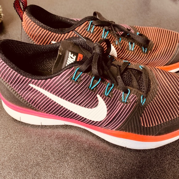 Nike Other - Nike tennis shoes